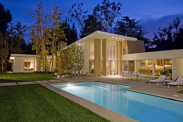 Linda May Presents $18.9 Million Holmby Hills Estate