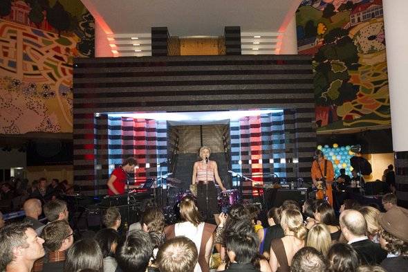 Brazilian Girls Steal the (Art) Show at San Francisco Museum of Modern Art Gala