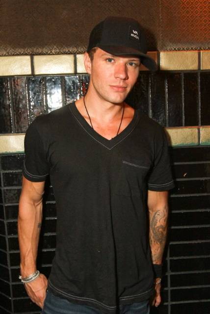Haute Event: Ryan Phillippe Celebrates Girlfriend Alexis Knapp’s Birthday at Lavo