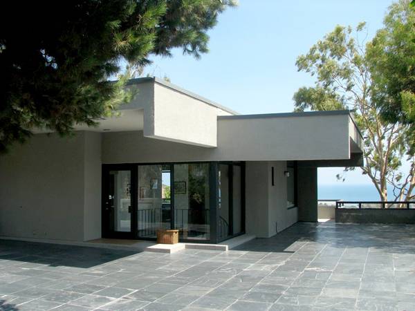John & Sheryl Snyder Lists Malibu Estate for $2,550,000