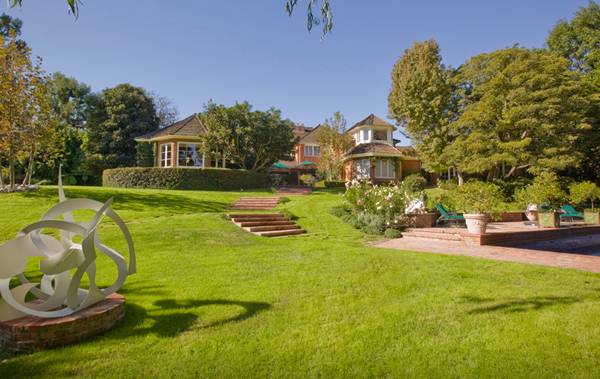 Holmby Hills Estate Listed for $49.5 Million by Linda May & Jade Mills