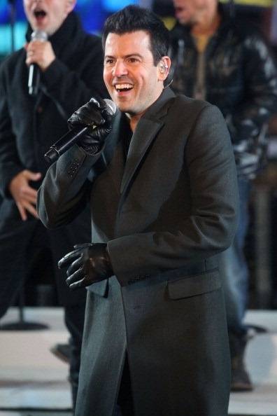 Haute Event: Celebs Ring in a “New Year’s Rockin’ Eve” in Times Square