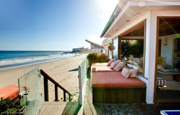 Celebrity Living: Charlize Theron’s Malibu Beach Home Up For Sale