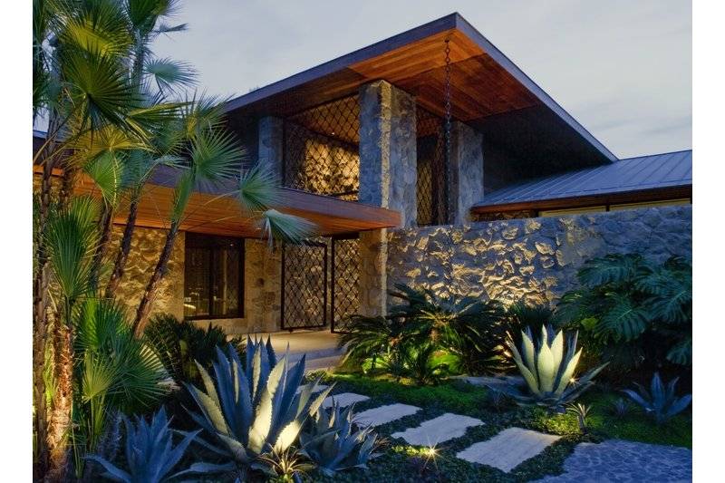 Celebrity Living: Jennifer Aniston Lists $42,000,000 Beverly Hills Estate