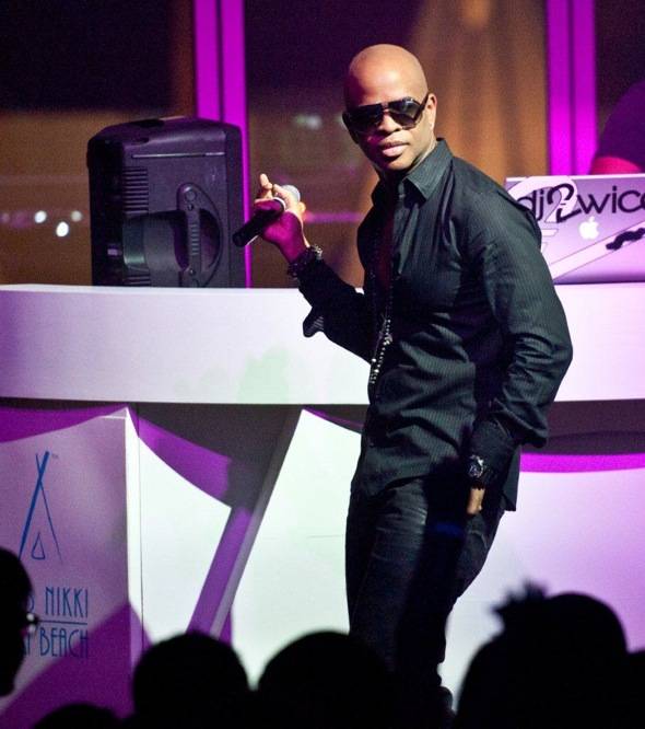 Haute Event: Chris Willis Performs at Club Nikki
