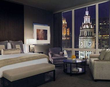 Soon-to-be Parents Enjoy a Relaxing Getaway at Trump International Hotel & Tower® Chicago