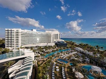 Fontainebleau Miami Beach Honors National Breast Cancer Awareness Month with the Third Annual Bleau Goes Pink Event this October