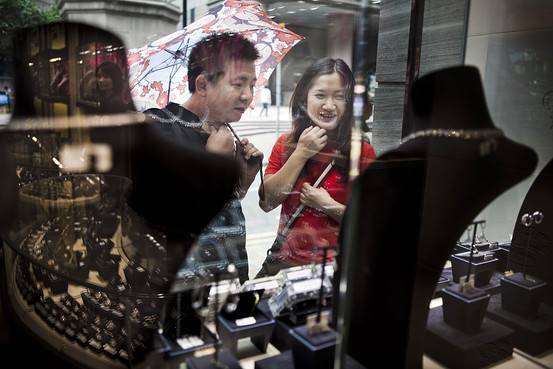 China’s Luxury Demand Expected to Overtake Japan’s