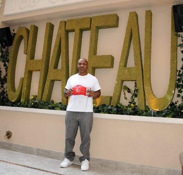 Haute Event: Mike Tyson Signs Autographs at Chateau Nightclub