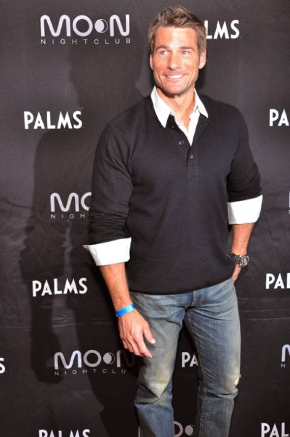 Haute Event: Joe Manganiello Hosts Howl-O-Ween at Moon Nightclub