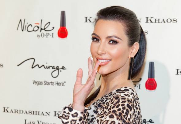 12_15_11_kardashian_khaos_KABIK-417