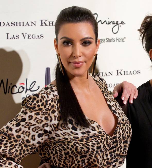 12_15_11_kardashian_khaos_KABIK-634