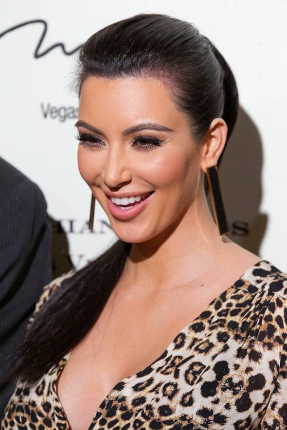 12_15_11_kardashian_khaos_KABIK-691