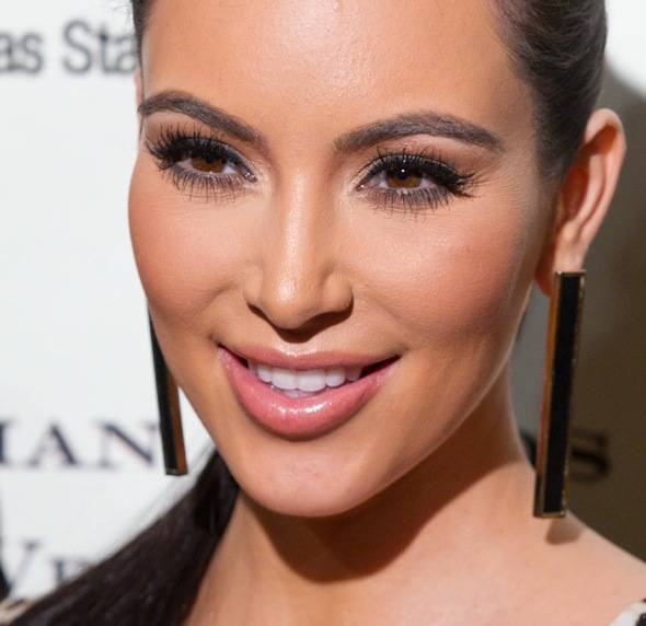 12_15_11_kardashian_khaos_KABIK-703