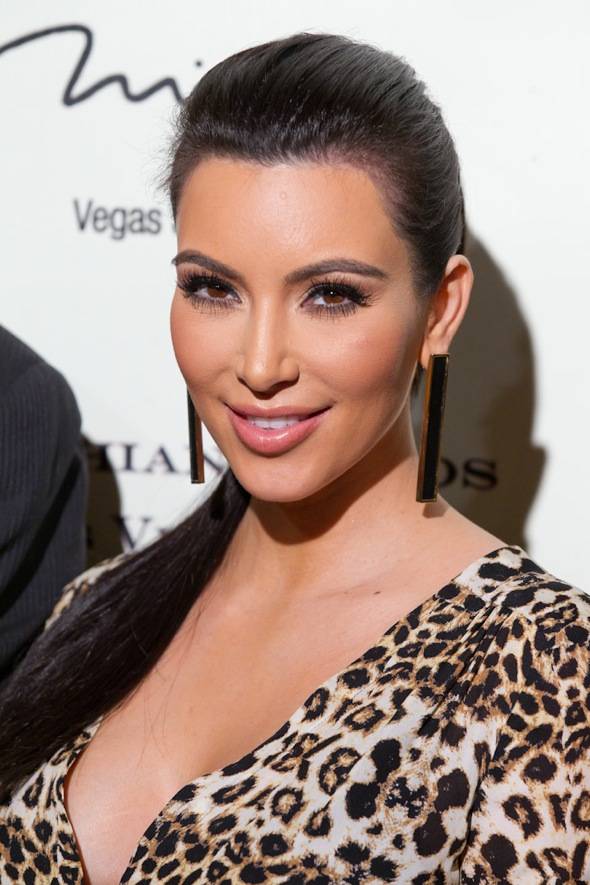 12_15_11_kardashian_khaos_KABIK-720