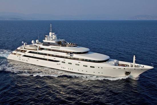 Haute Yachts: $300 Million Serene Yacht Spotted in Manhattan