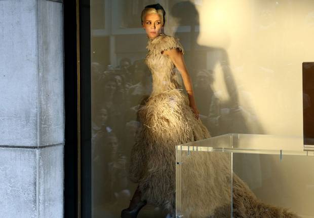 Haute 100 New York Update: Daphne Guinness to Act as a Mannequin…Again