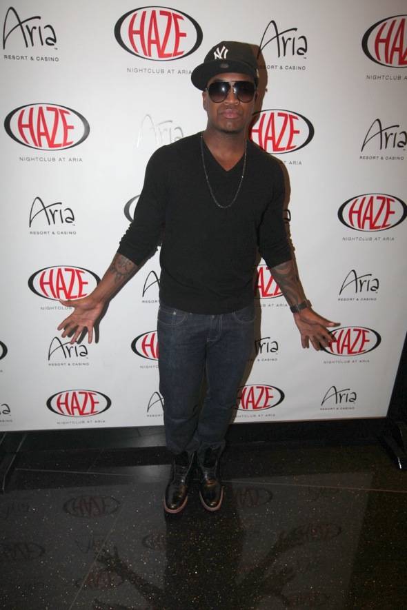 Haute Event: Ne-Yo Performs at Haze Nightclub