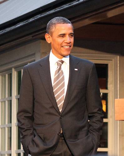 Dine With President Barack Obama, Gwyneth Paltrow, And Angela Bassett For $35,800