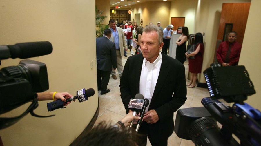 Haute 100 San Francisco Update: Joe Montana Speaks at the Ninth Annual Sunland Park Gala