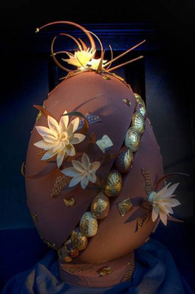 Most Expensive Non-Jeweled Chocolate Egg Created By William Curley Auctioned For $10,000