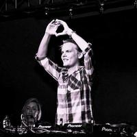 Haute 100 New York Updates: Ralph Lauren Collaborates with DJ Avicii on Fall 2012 Designs