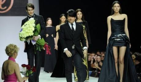Famed Russian Designer Valentin Yudashkin Opens Moscow Fashion Week With ‘Aggressive Elegance’