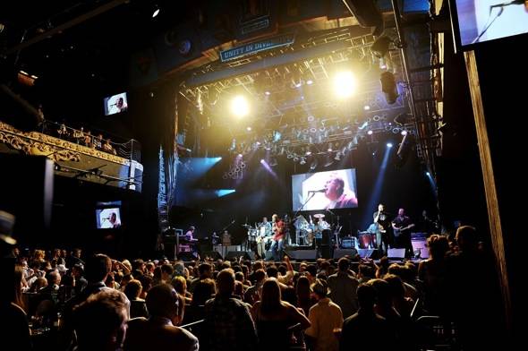 Haute Event: Carlos Santana Kicks Off His Residency at House of Blues with Dan Akroyd, More