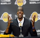Dwight Howard Makes Lakers Debut After Recovering from Back Surgery