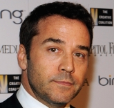 Jeremy Piven to Flip Switch on InterContinental Miami’s 19-Story Digital Canvas