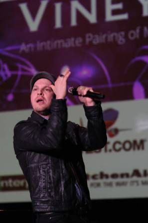 Gavin McGraw Rocks the Crowd at Live in the Vineyard