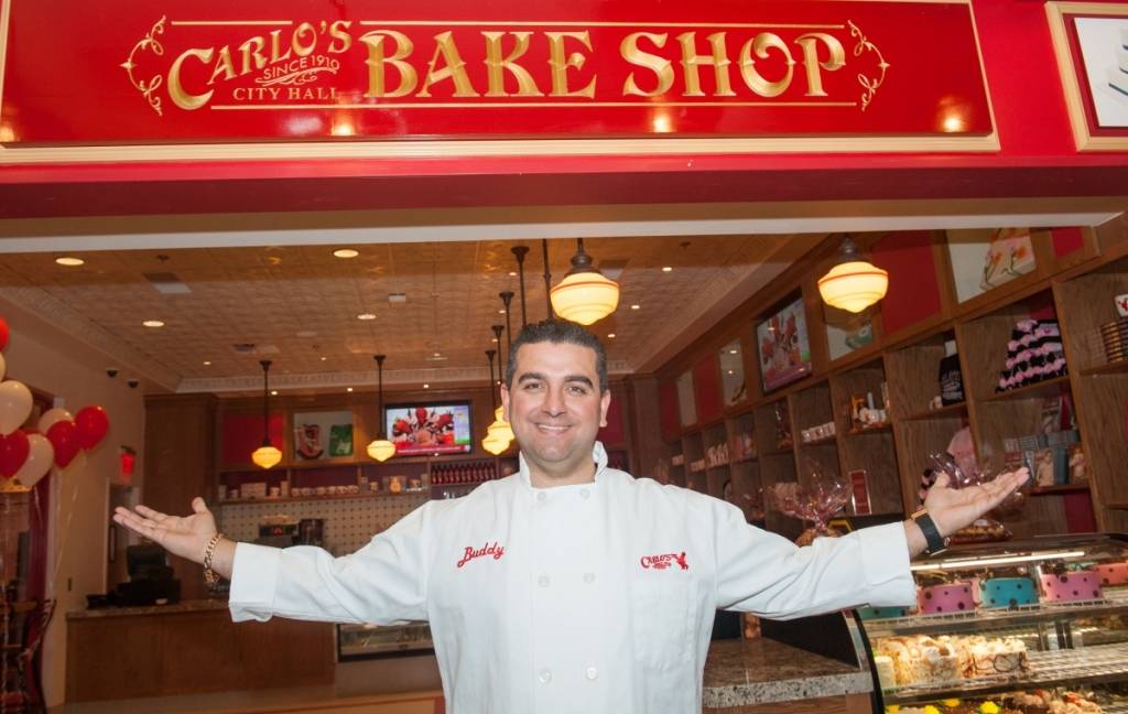Buddy in front of Carlos Bake Shop, Las Vegas