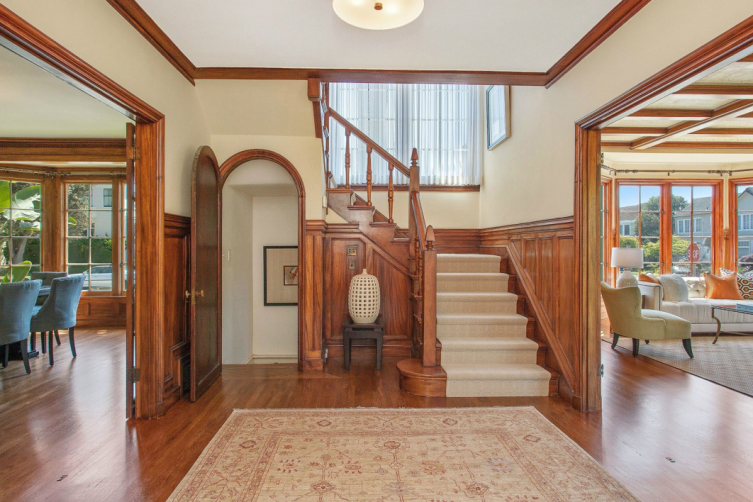 Sotheby's International Realty: Exceptional Sea Cliff Home