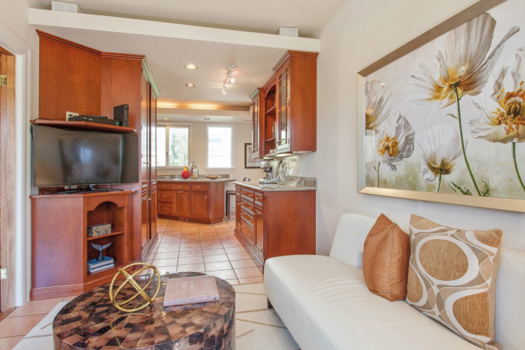 Sotheby's International Realty: Exceptional Sea Cliff Home