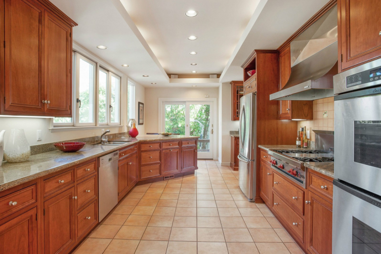 Sotheby's International Realty: Exceptional Sea Cliff Home