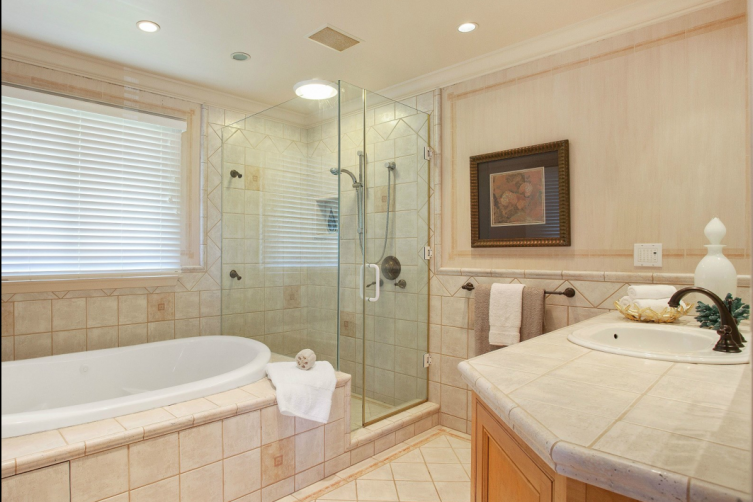 Sotheby's International Realty: Exceptional Sea Cliff Home
