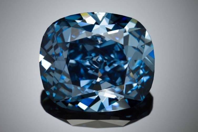 12-carat "Blue Moon Diamond"