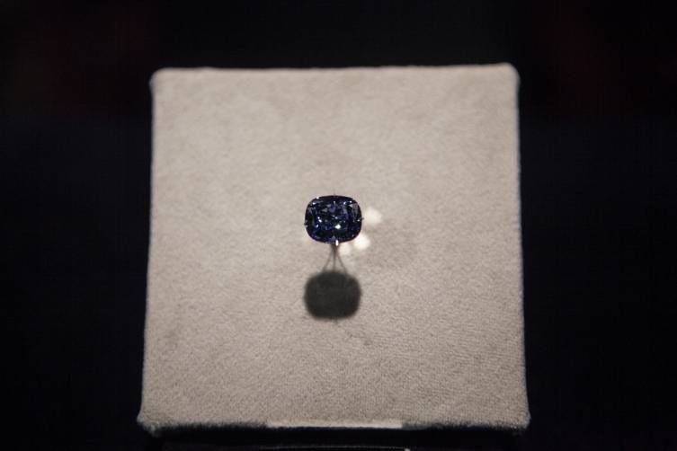 Blue Moon Diamond on display at the NHM 