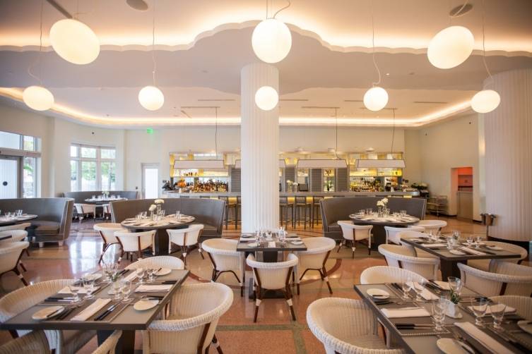 Traymore Restaurant and Bar[3]
