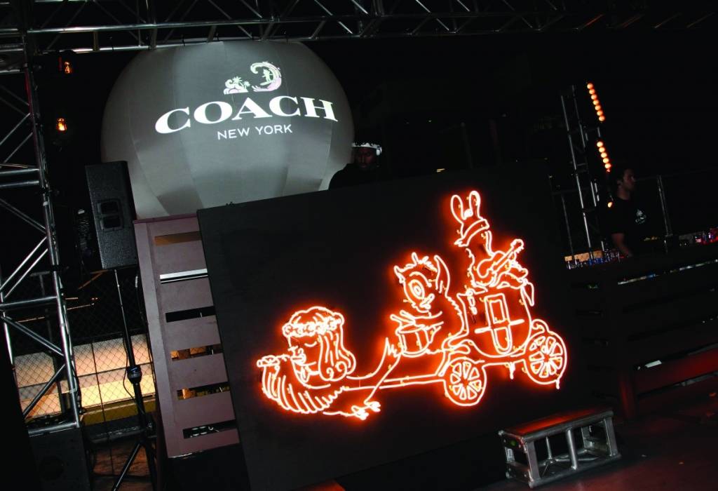 Coach Backstage 