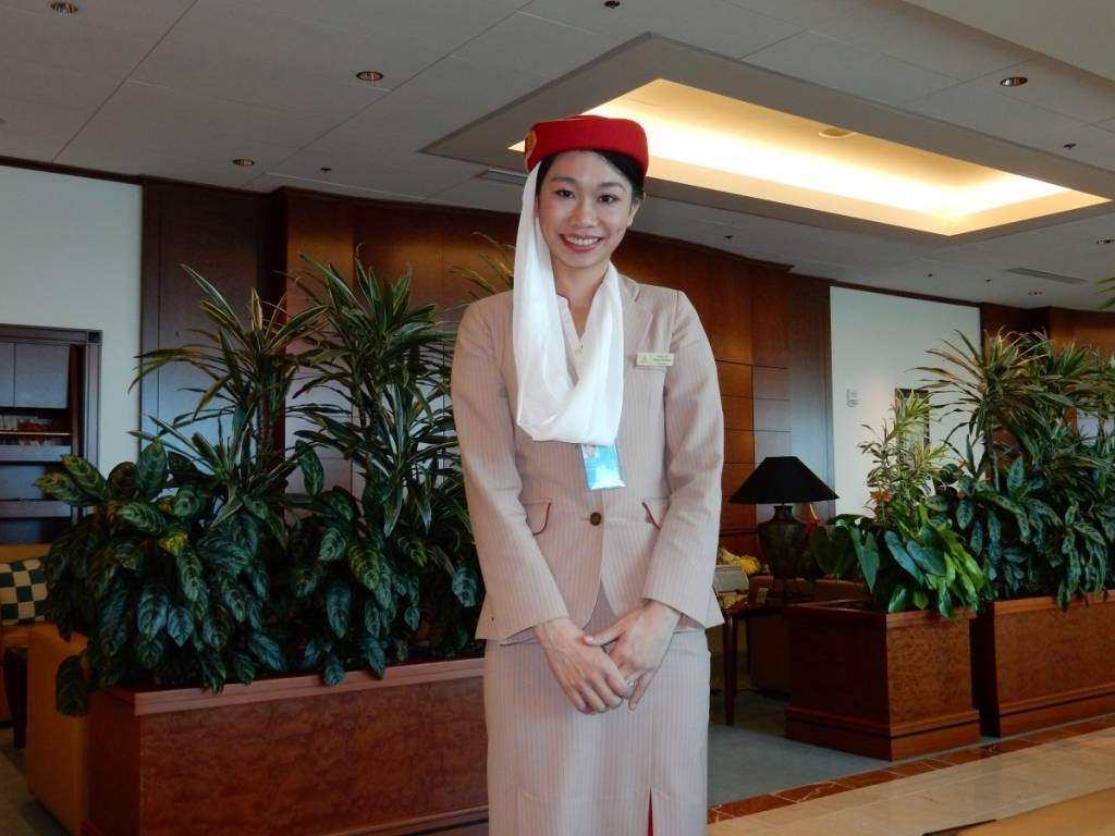 emirates female employee