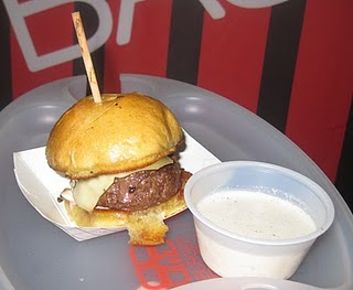 South Beach’s Burger Bash Fills Miamian’s Stomachs